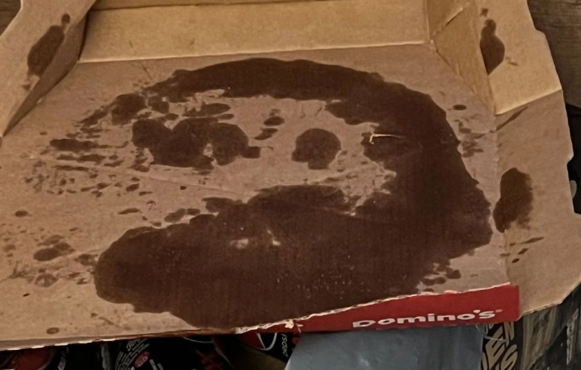 Mum Spots 'Face of Jesus' in Pizza Box Grease