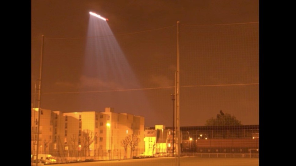 Strange Spotlight 'UFO' Allegedly Recorded Near Paris