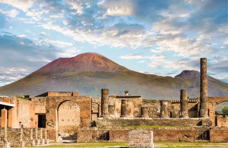 Scroll Buried by Mount Vesuvius Eruption Partly Deciphered