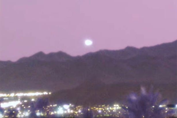 Strange 'UFO' Lights Recorded over Las Vegas