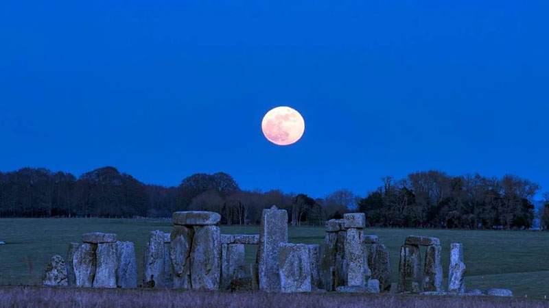 Stonehenge Research Explores Possible Moon Connection