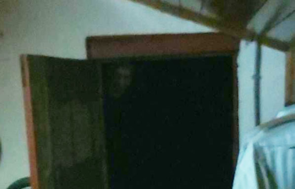 Spooky 'Face' Photographed in 'Haunted' Attic