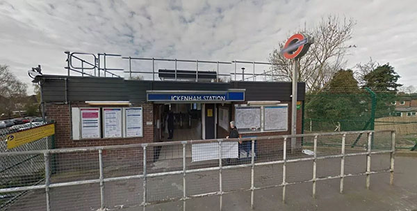 Festive 'Ghost in Red Scarf' Said to Haunt London Tube Station