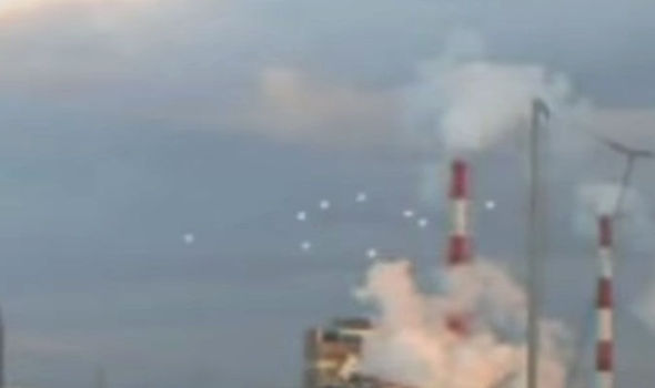 'Fleet of UFOs' Filmed Over Japanese Power Station