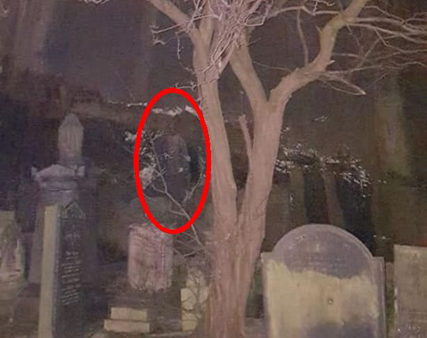 'Ghost of 17th Century Soldier' Snapped at 'Haunted' Cemetery
