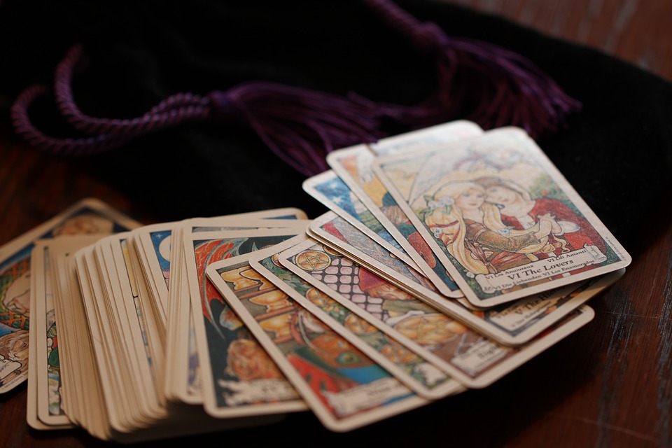 Woman Sues Fortune Teller Who Predicted Her Death