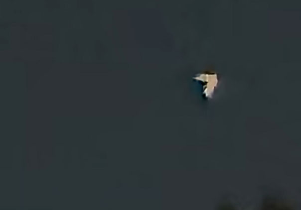 Illuminated V-Shaped UFO Filmed in Los Angeles