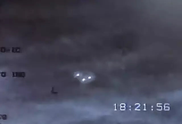 Triangular 'Orb UFO' Formation Revealed in US Military Footage